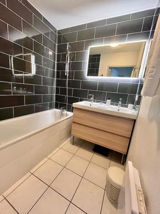 Appartement T3 Proche Remparts Avignon Bagian luar foto
